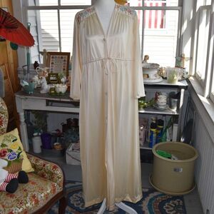 Vintage JCPenney Embroidered Hostess Gown Cream Maxi Loungewear L XL